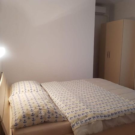 Apartments Mari - Near Sea โลปาร์ ภายนอก รูปภาพ