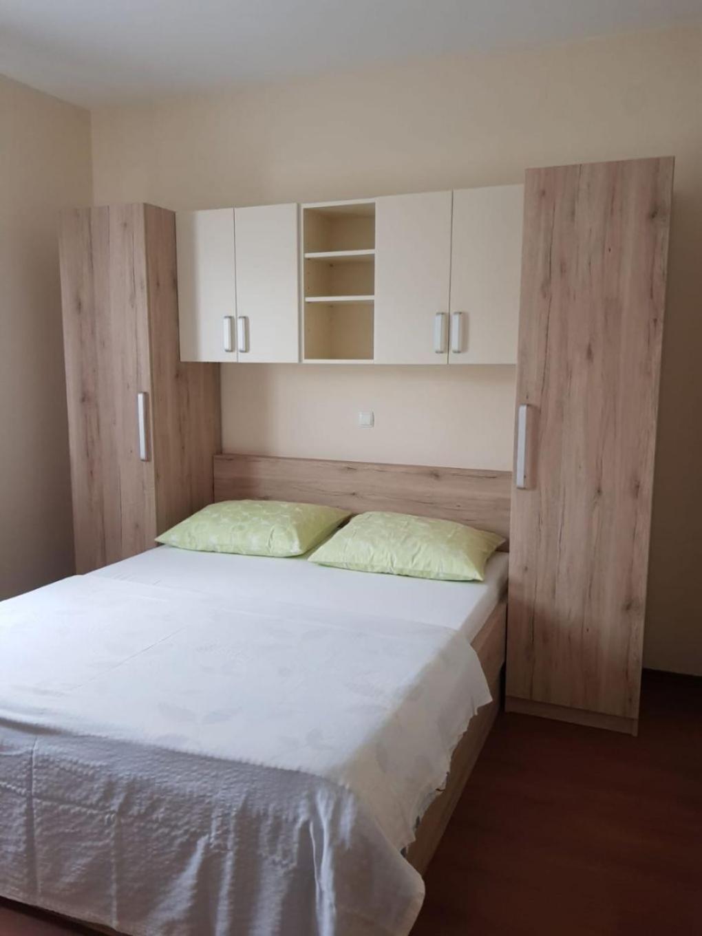 Apartments Mari - Near Sea โลปาร์ ภายนอก รูปภาพ