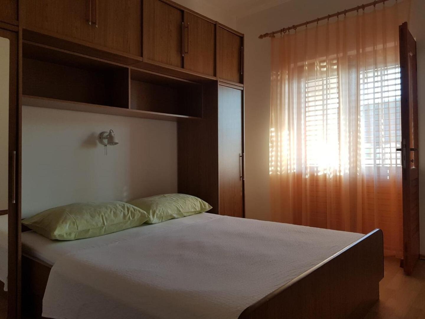 Apartments Mari - Near Sea โลปาร์ ภายนอก รูปภาพ